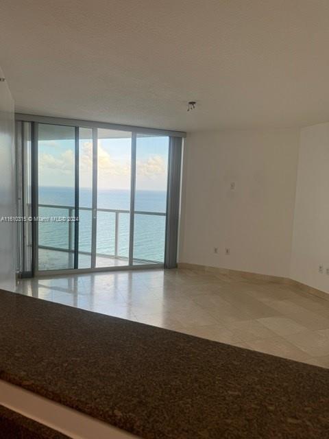 16699 Collins Ave # 2509