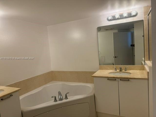 16699 Collins Ave # 2509