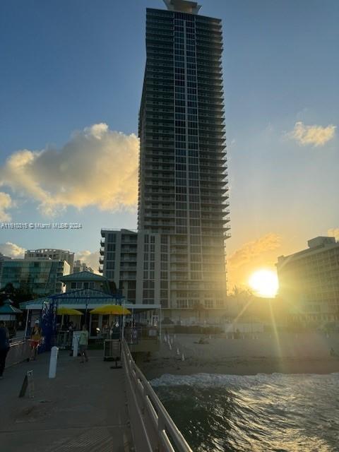 16699 Collins Ave # 2509