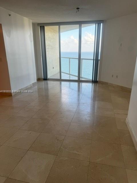 16699 Collins Ave # 2509