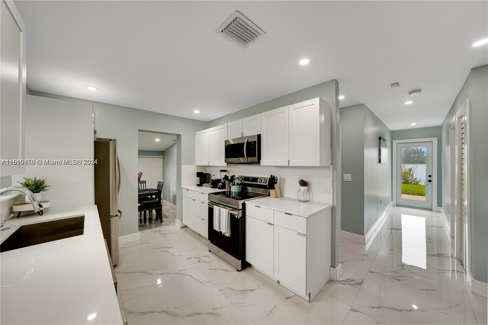 3740 SW 55th Ave