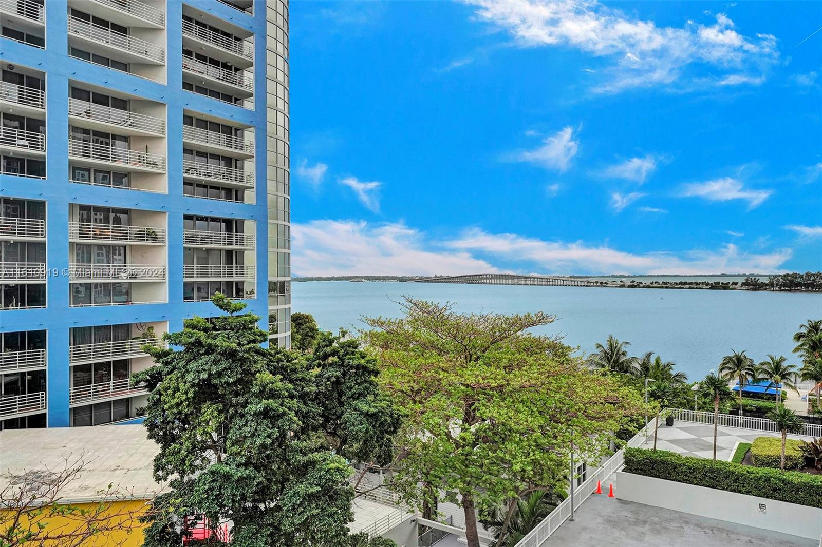 2101 Brickell Ave # 403