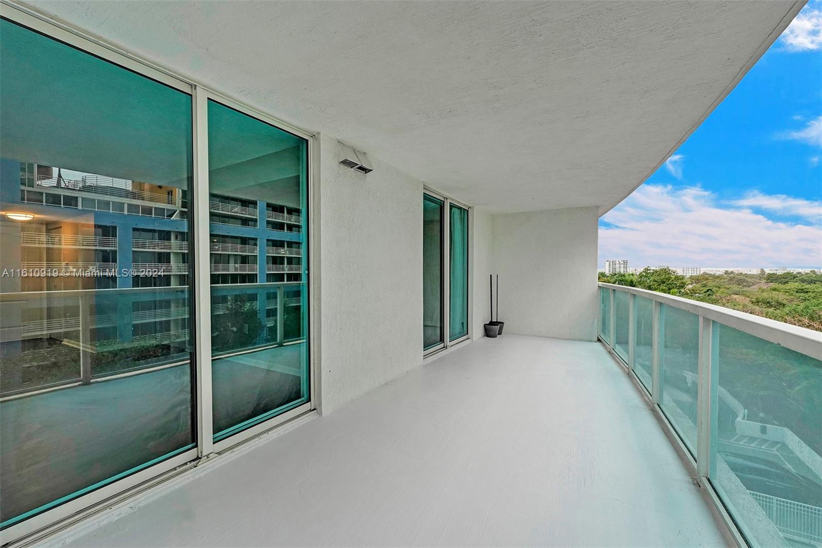 2101 Brickell Ave # 403