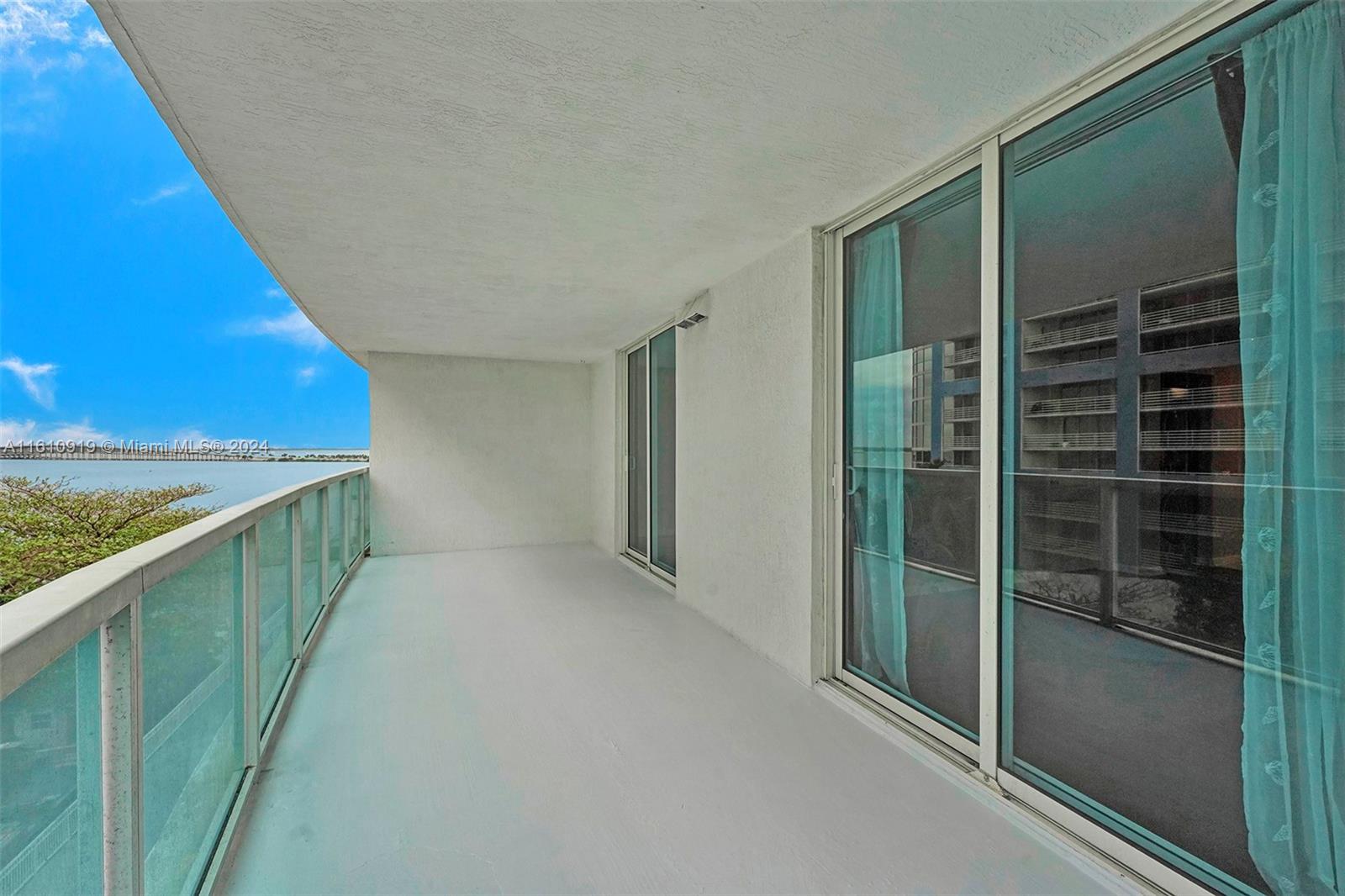 2101 Brickell Ave # 403