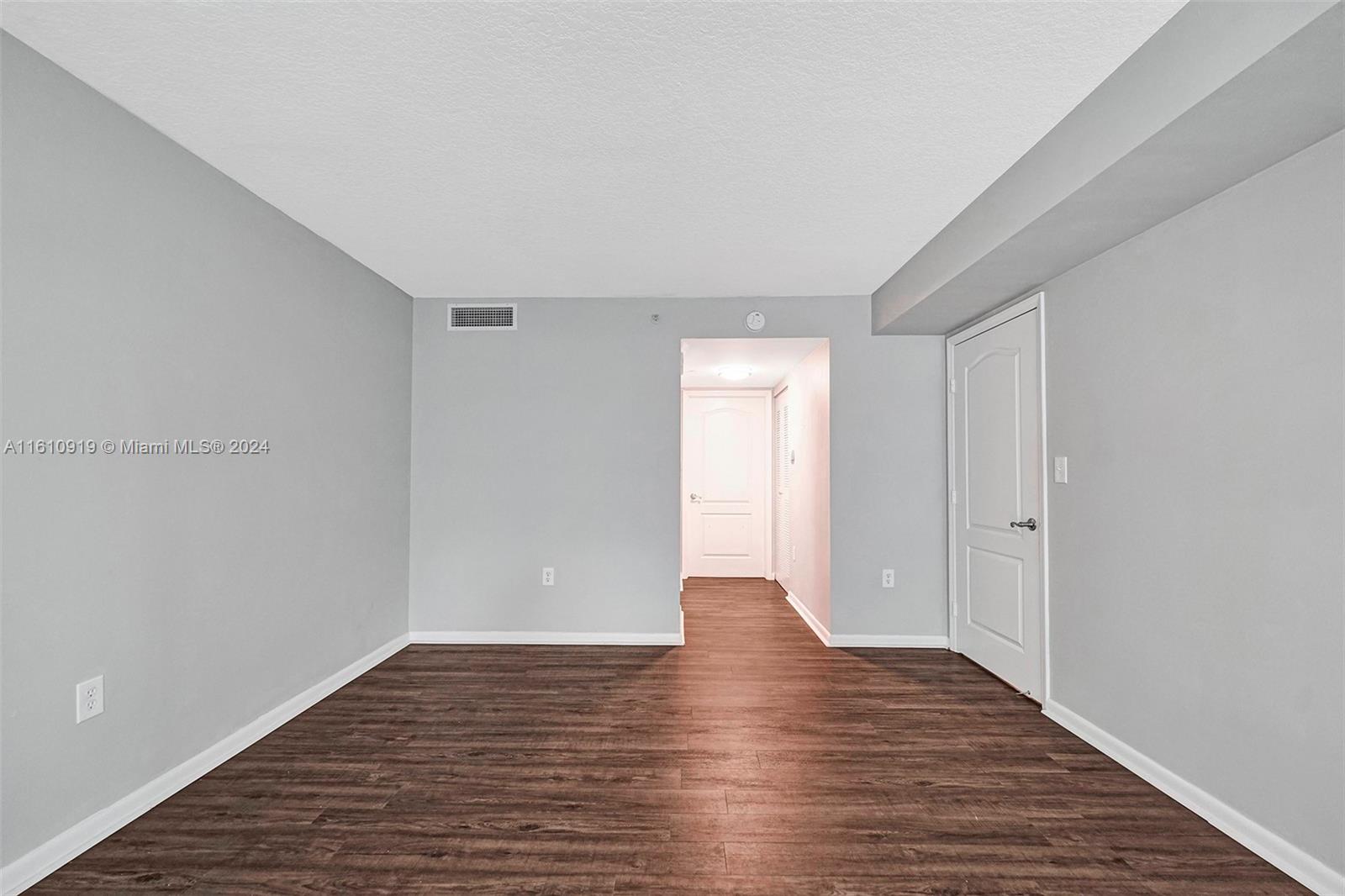 2101 Brickell Ave # 403