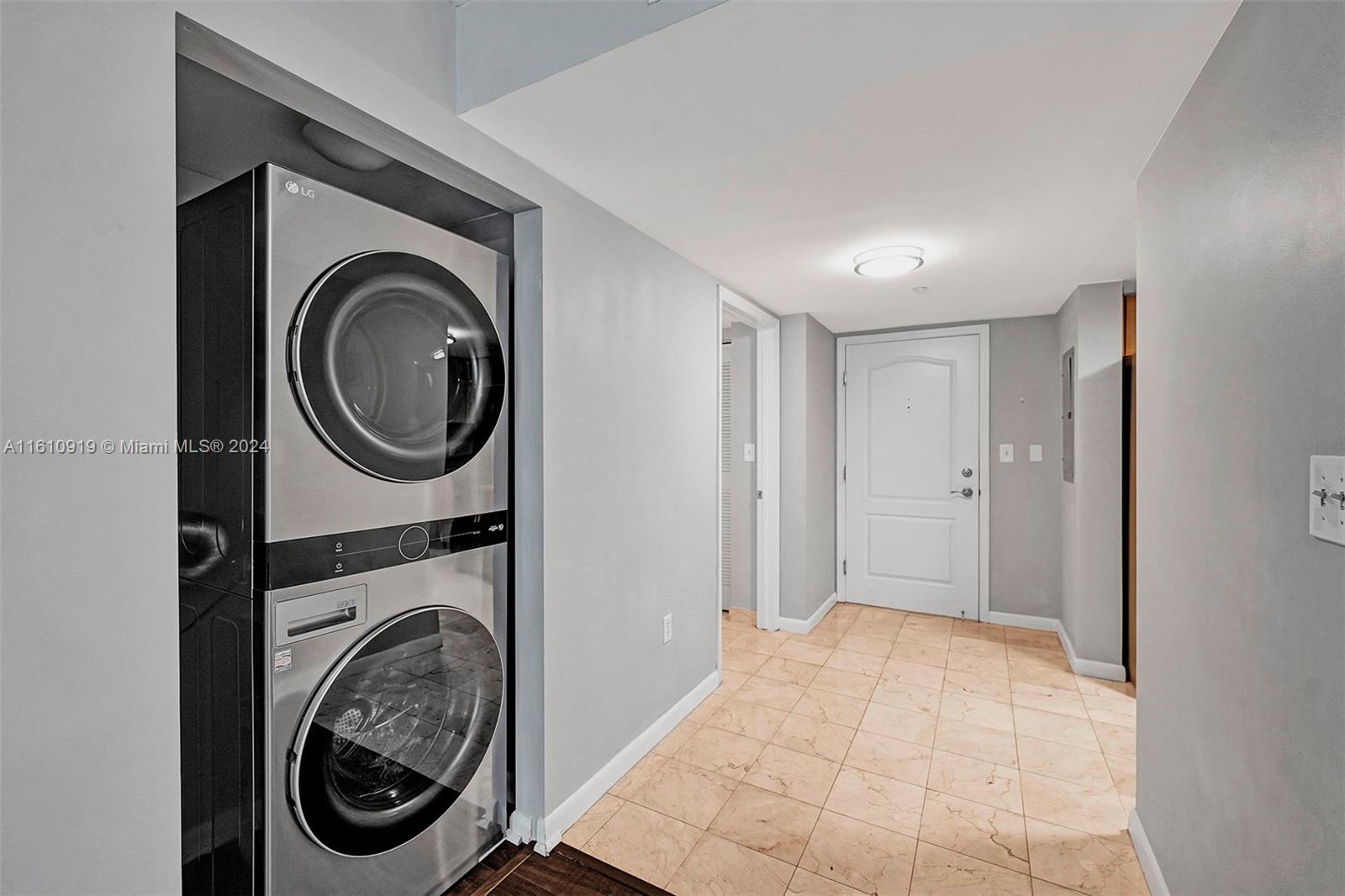 2101 Brickell Ave # 403