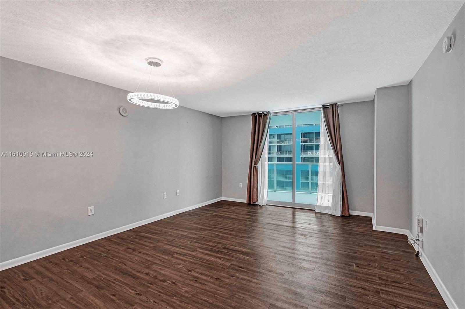 2101 Brickell Ave # 403