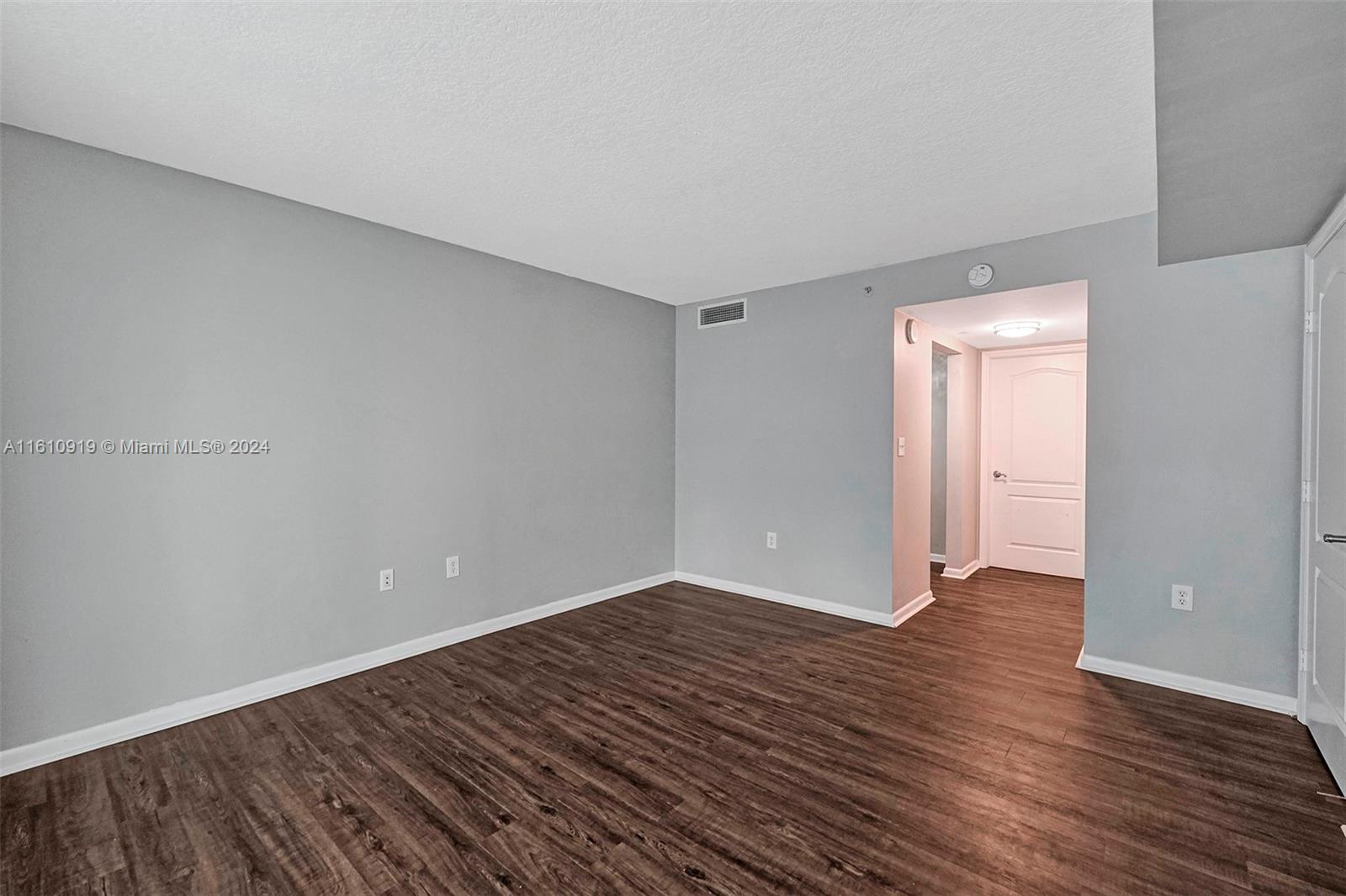2101 Brickell Ave # 403