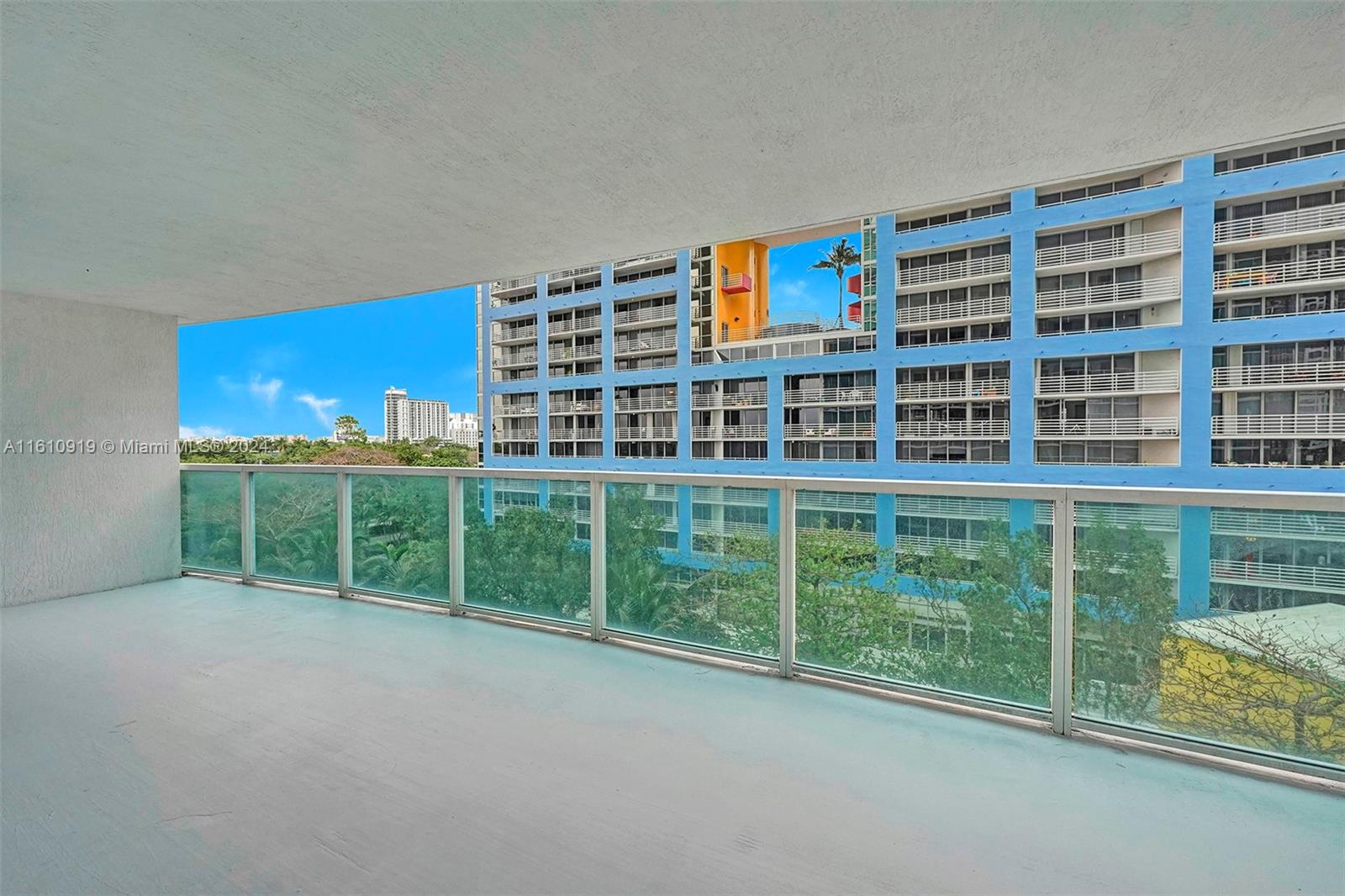 2101 Brickell Ave # 403