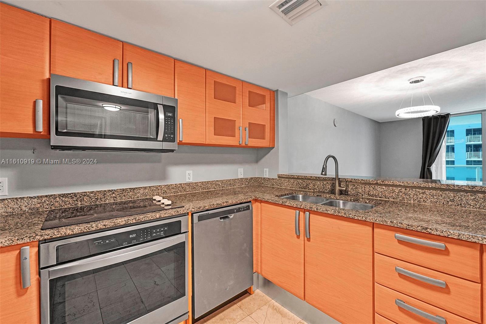 2101 Brickell Ave # 403