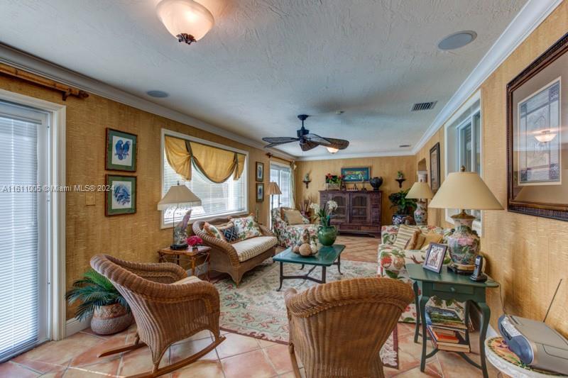 1320 S Alhambra Cir
