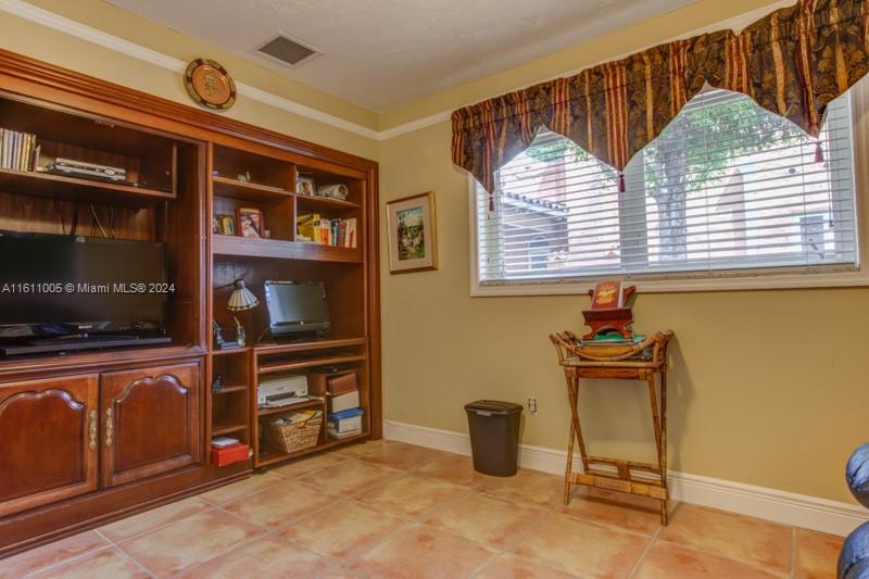 1320 S Alhambra Cir
