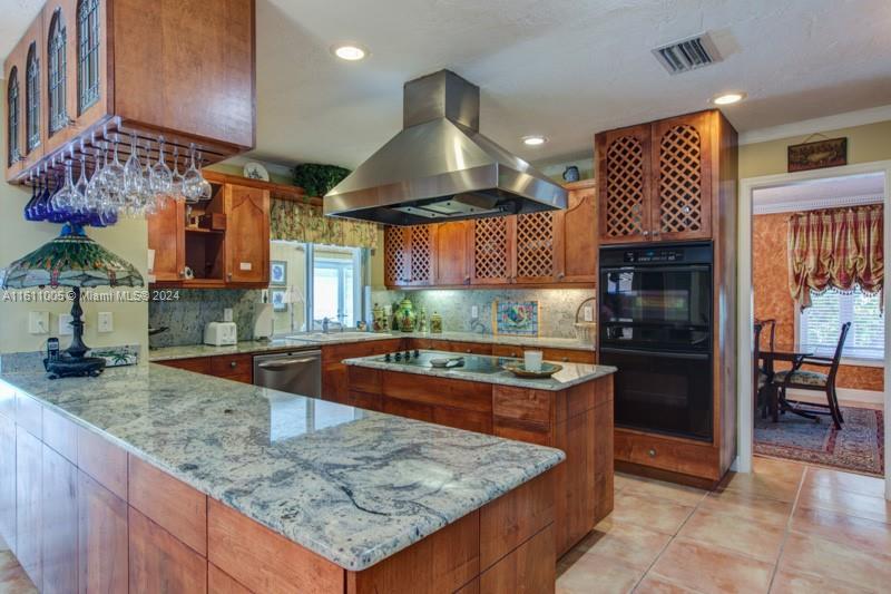 1320 S Alhambra Cir