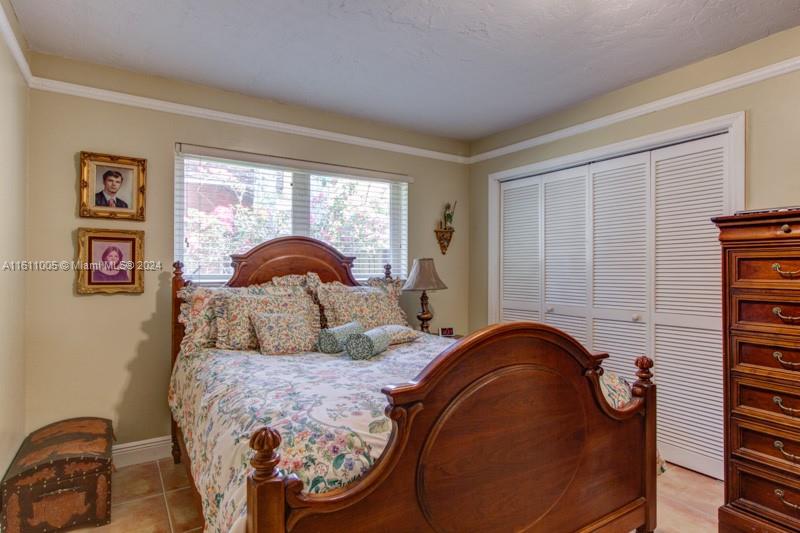 1320 S Alhambra Cir