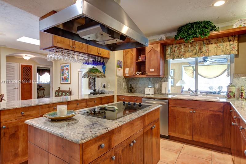 1320 S Alhambra Cir