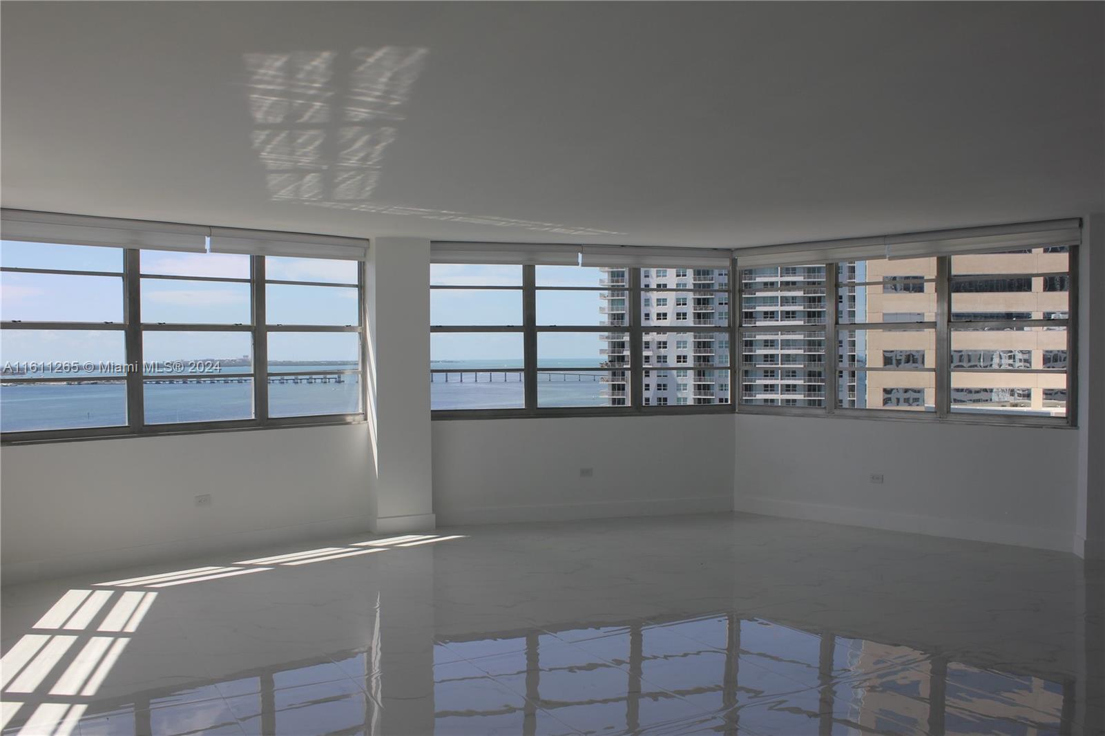 905 Brickell Bay Dr # 1927