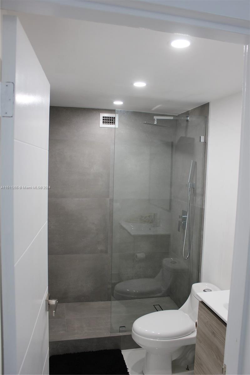 905 Brickell Bay Dr # 1927