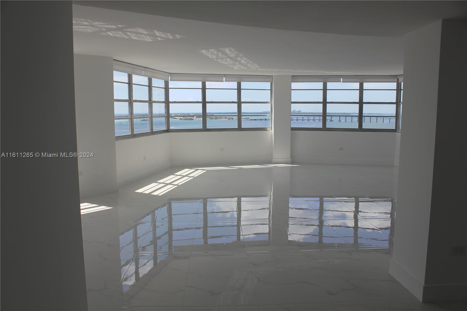 905 Brickell Bay Dr # 1927