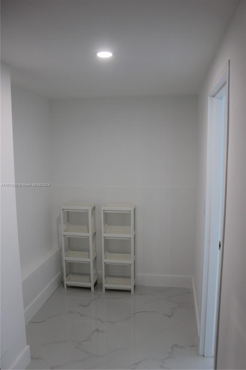 905 Brickell Bay Dr # 1927