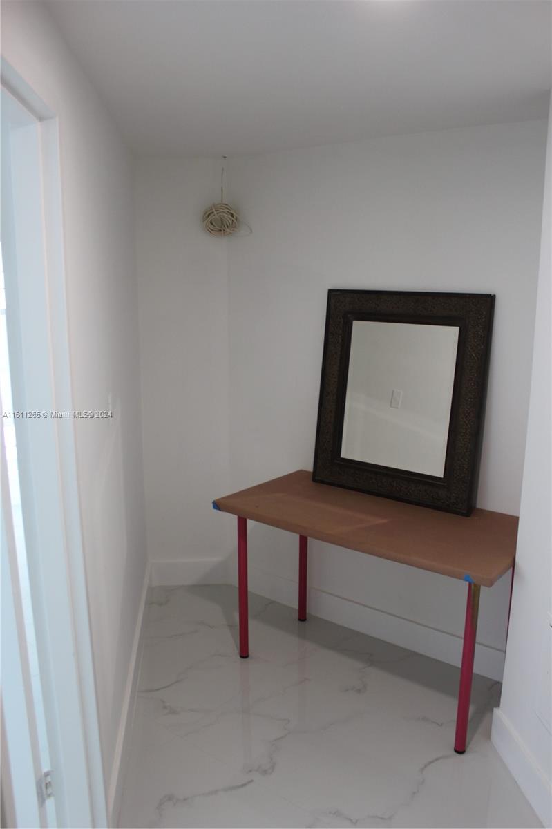 905 Brickell Bay Dr # 1927