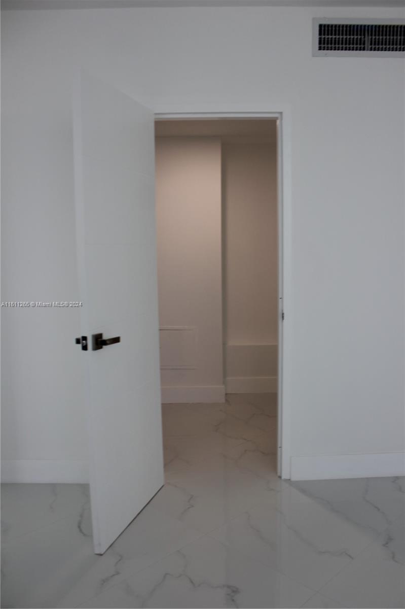 905 Brickell Bay Dr # 1927