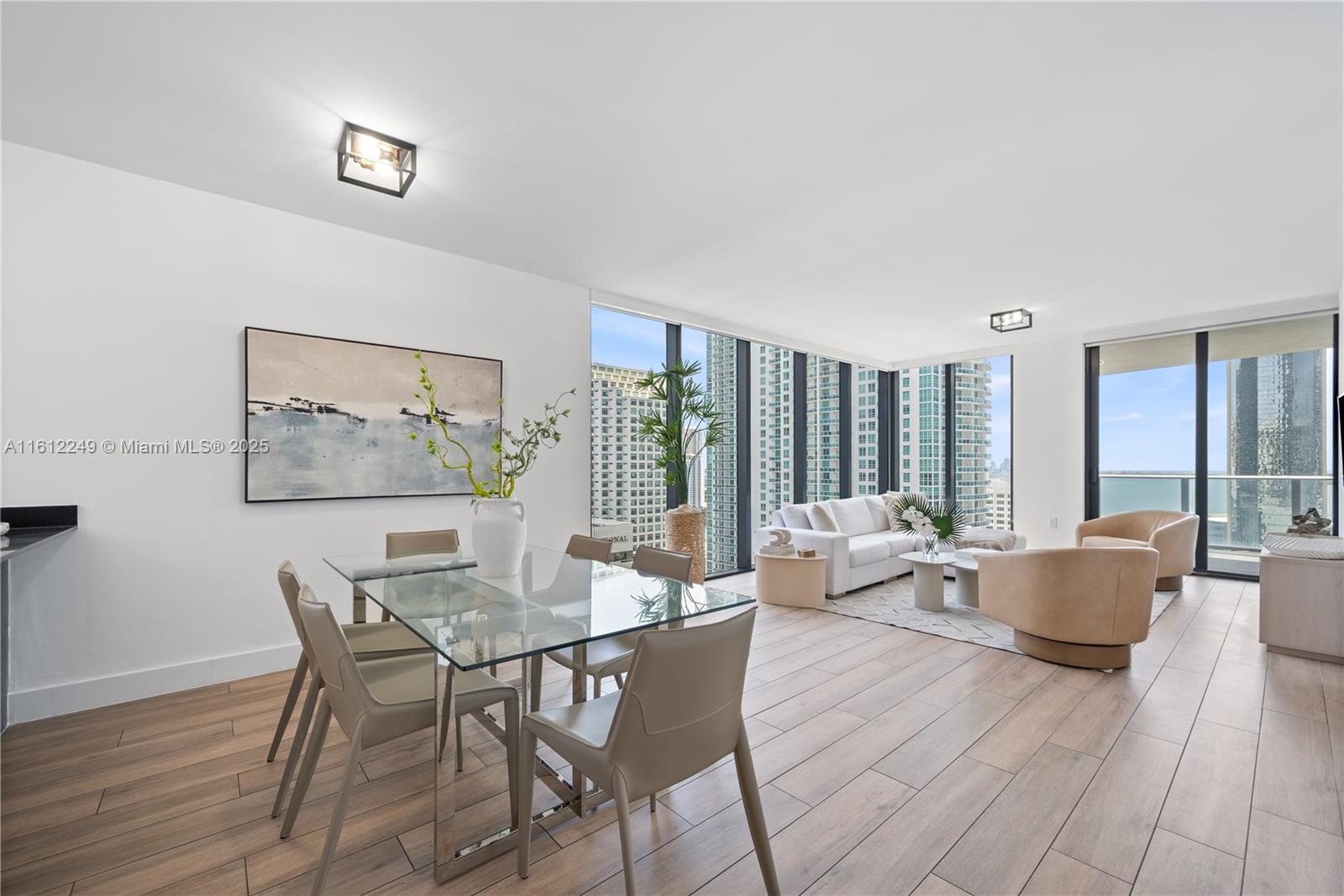 1010 Brickell Ave # 2201