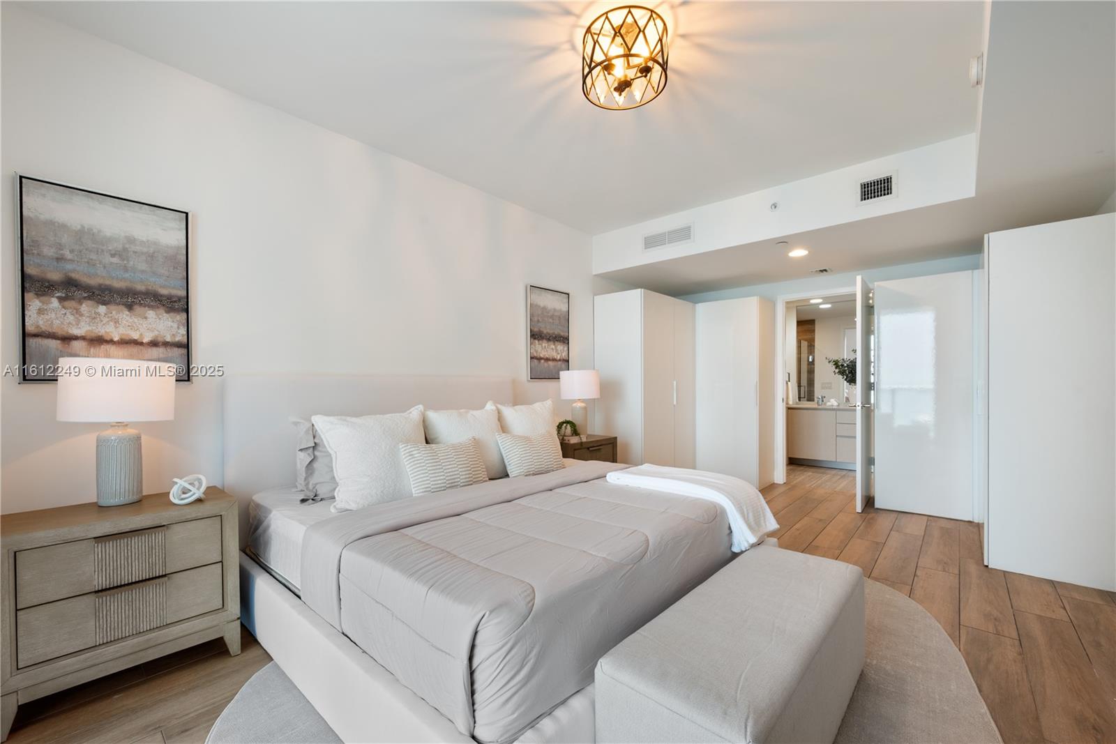 1010 Brickell Ave # 2201