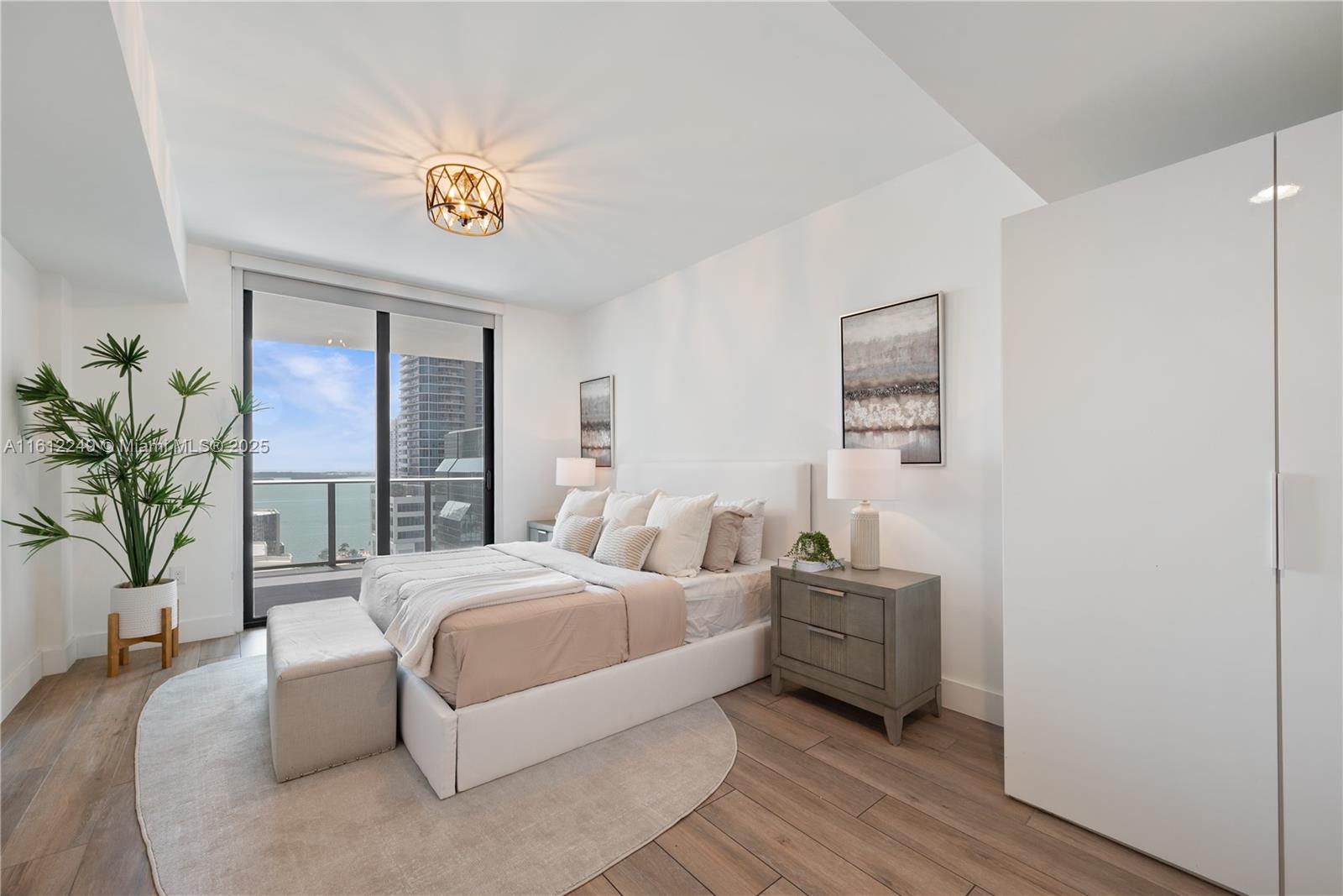 1010 Brickell Ave # 2201