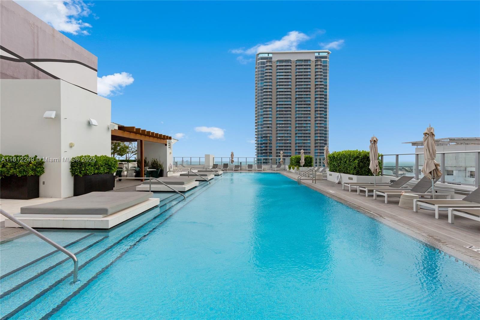 1010 Brickell Ave # 2201