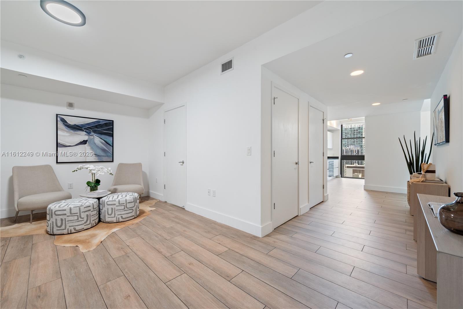 1010 Brickell Ave # 2201