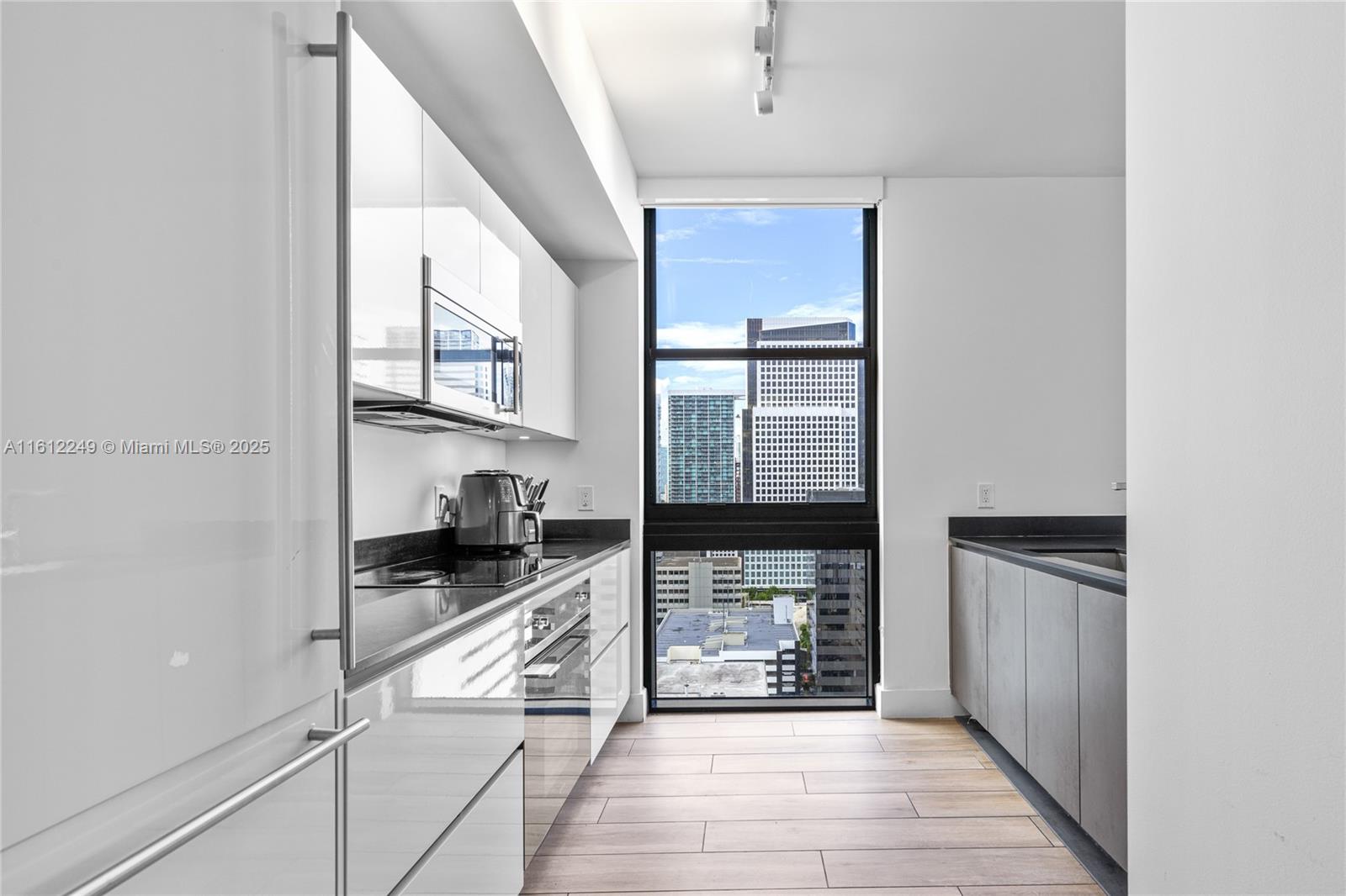 1010 Brickell Ave # 2201