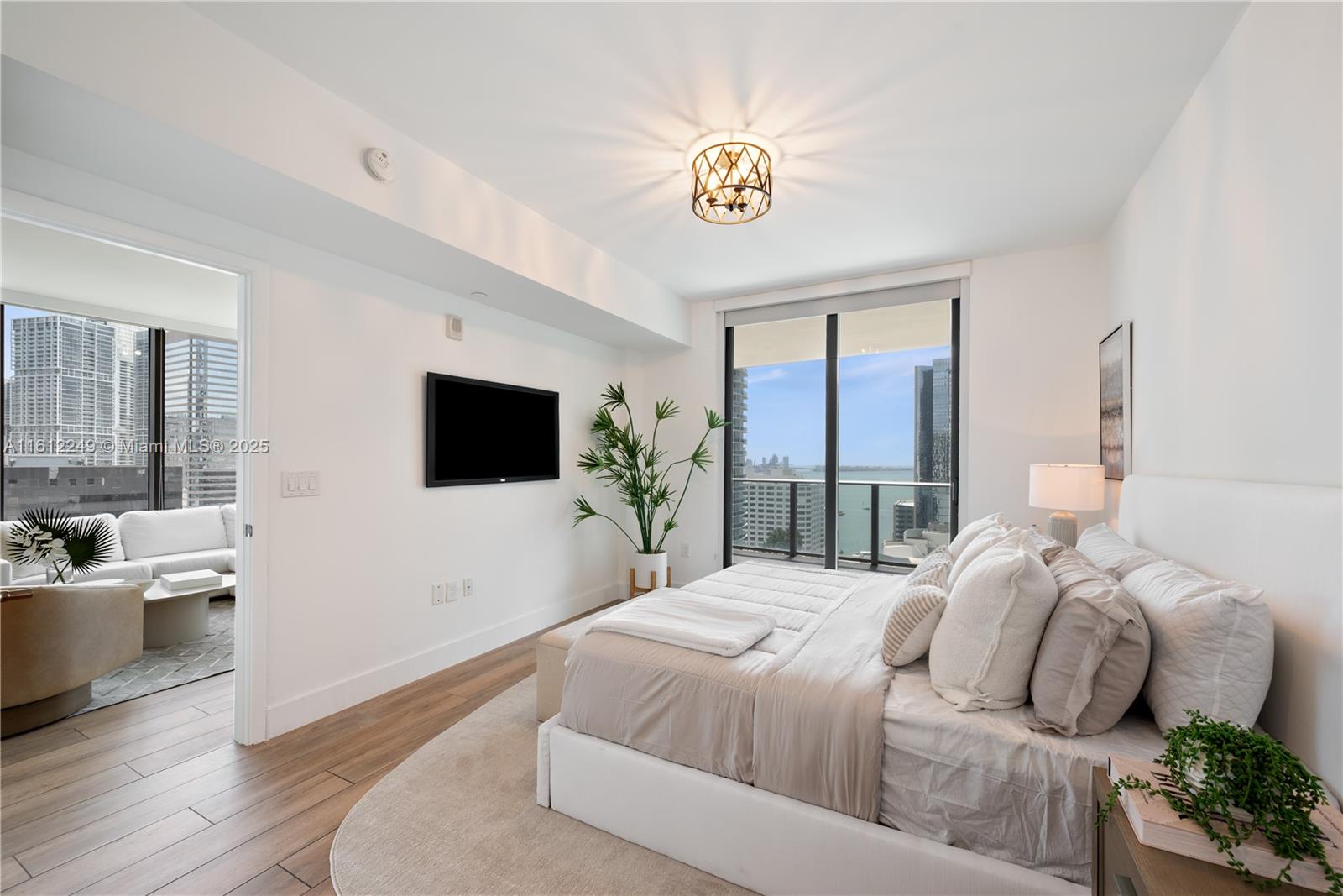 1010 Brickell Ave # 2201