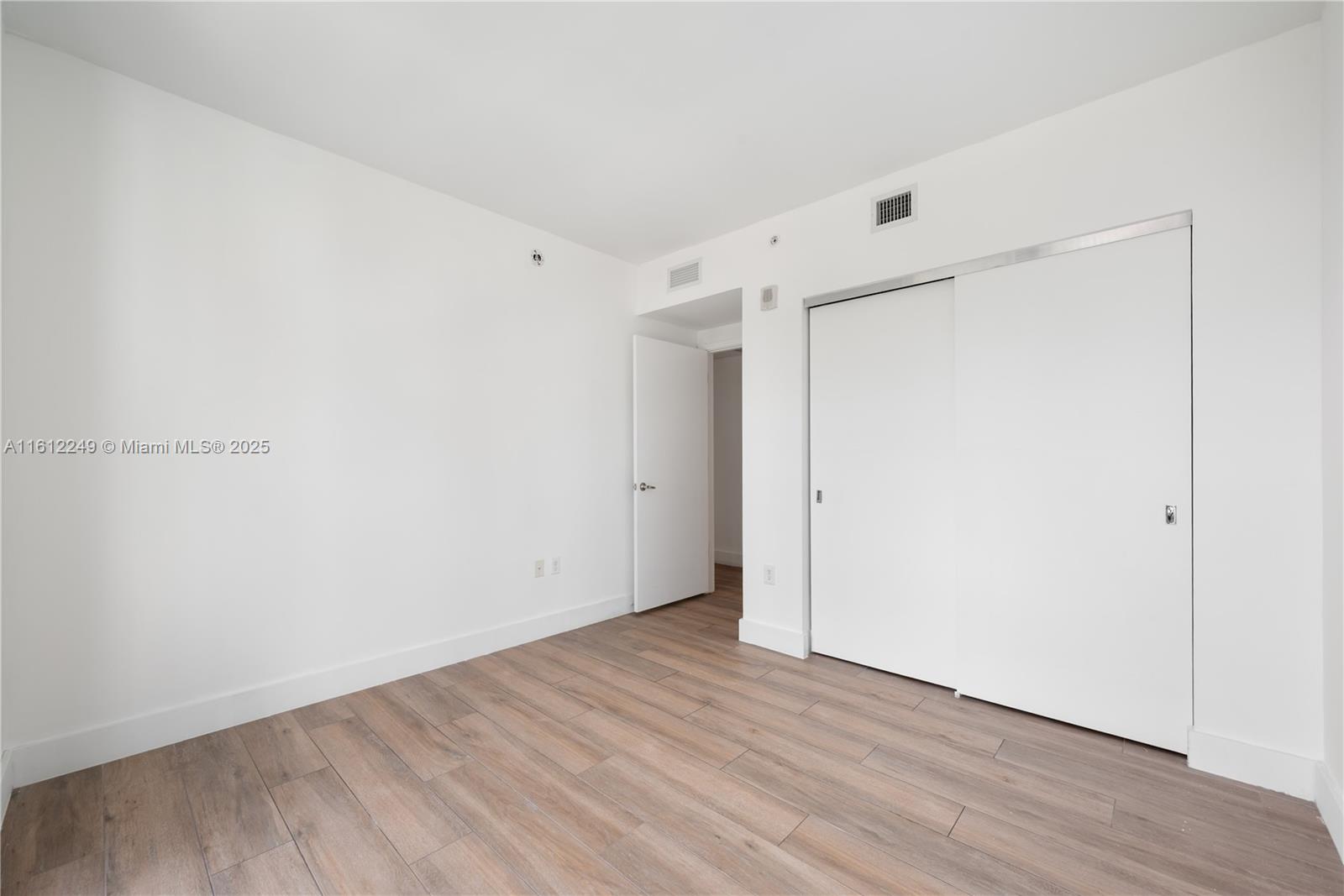 1010 Brickell Ave # 2201