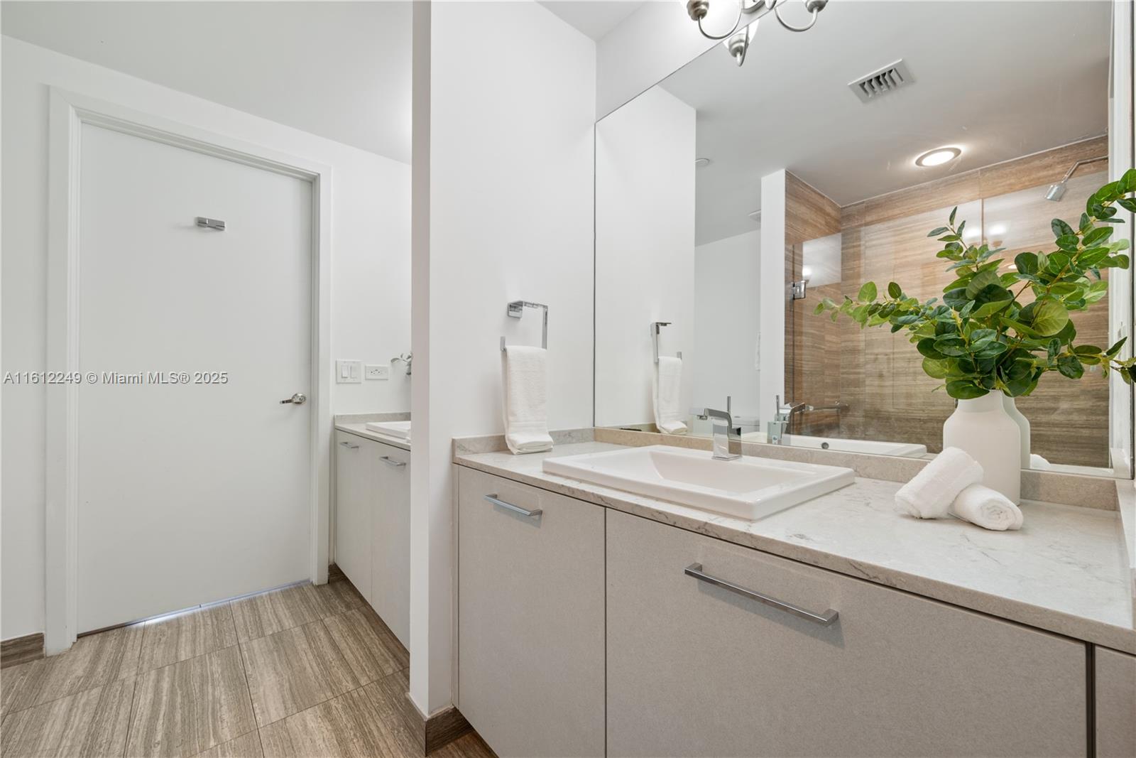 1010 Brickell Ave # 2201
