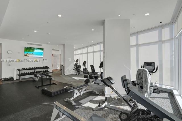 600 Grapetree Dr Unit: 9DN