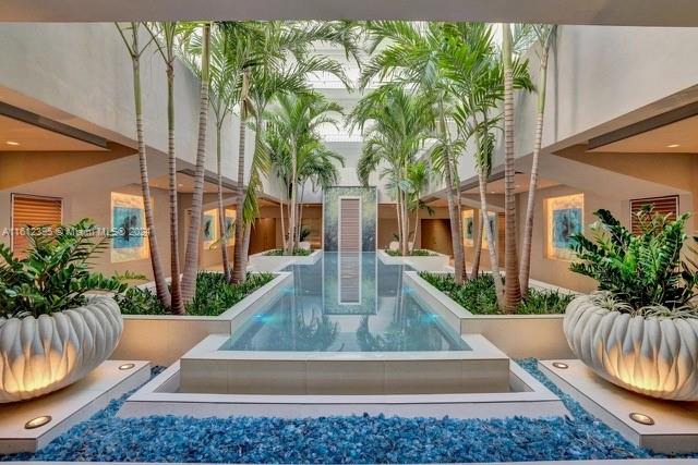 600 Grapetree Dr Unit: 9DN