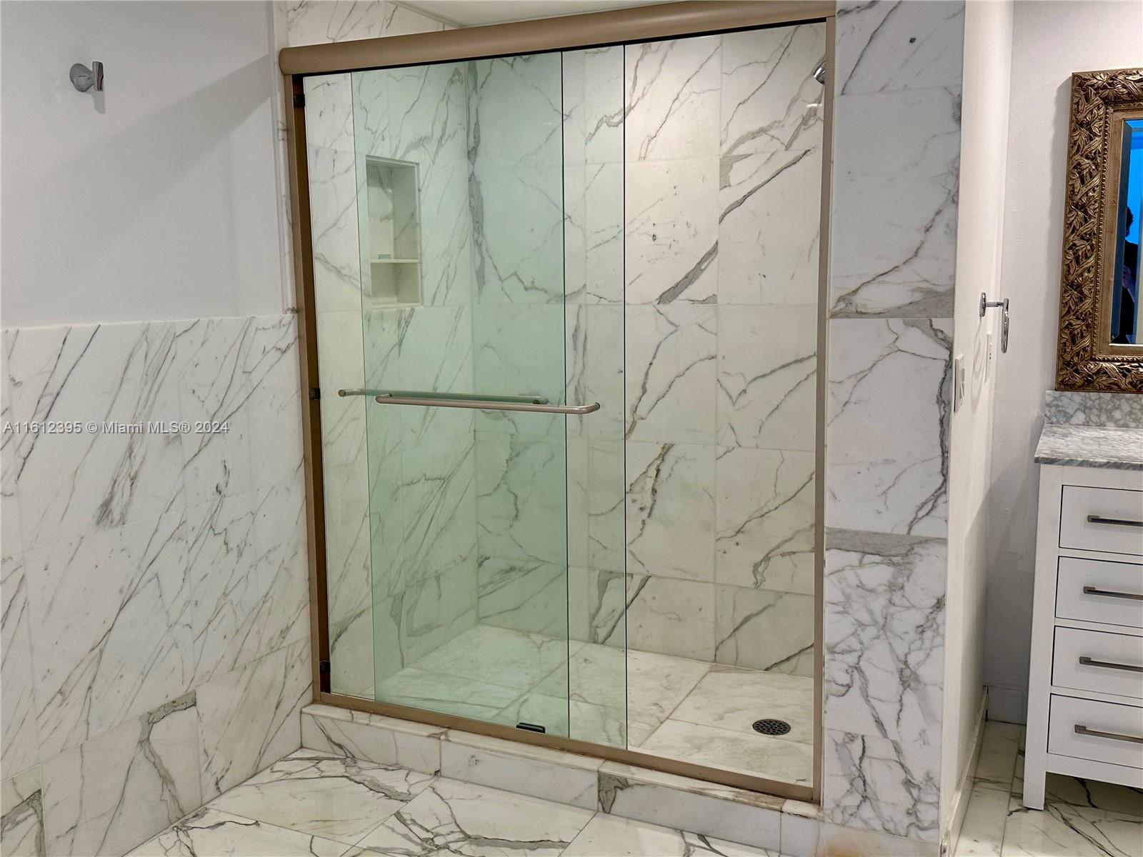 600 Grapetree Dr Unit: 9DN