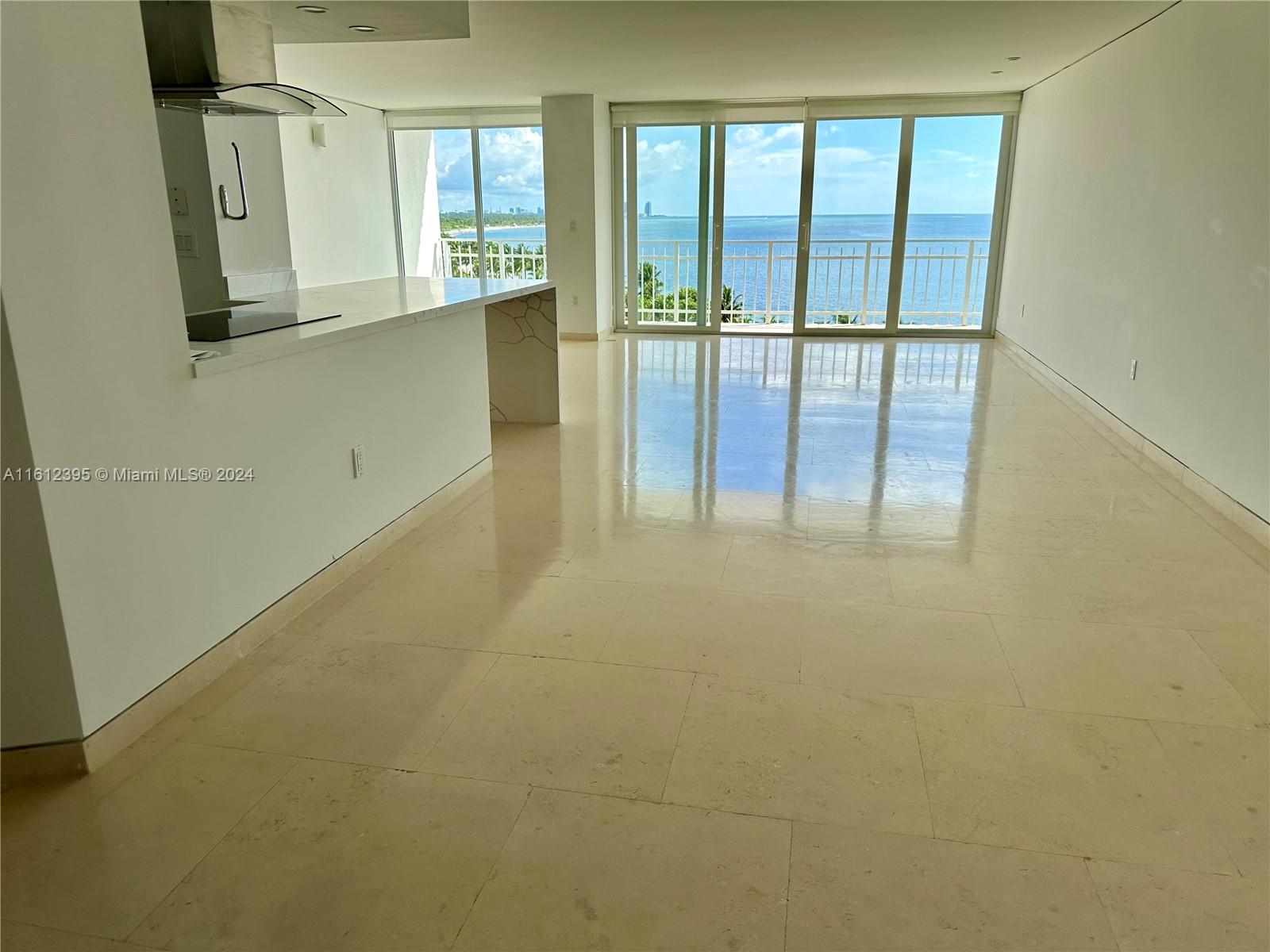 600 Grapetree Dr Unit: 9DN