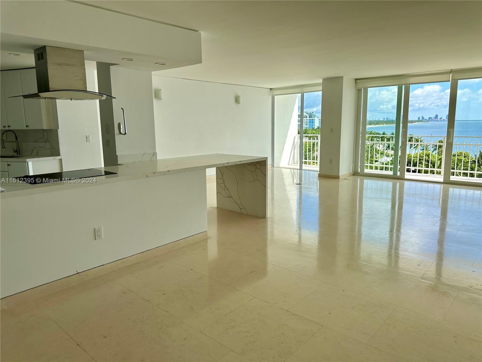 600 Grapetree Dr Unit: 9DN