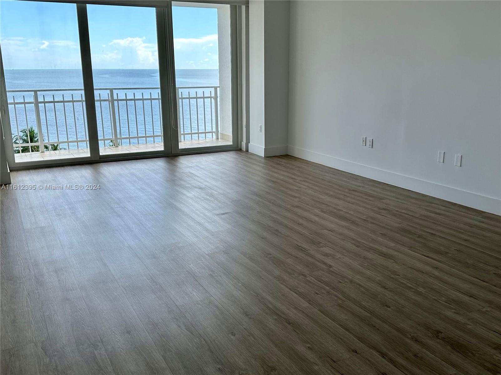 600 Grapetree Dr Unit: 9DN