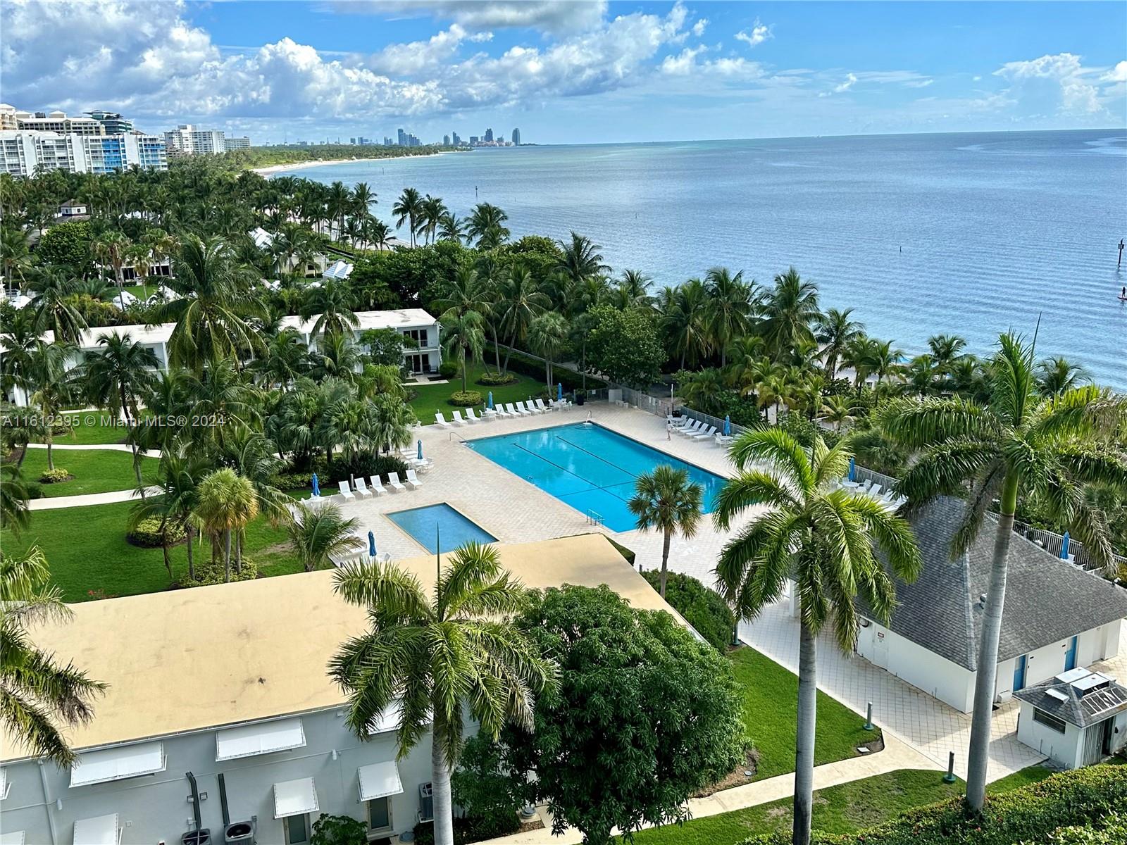 600 Grapetree Dr Unit: 9DN
