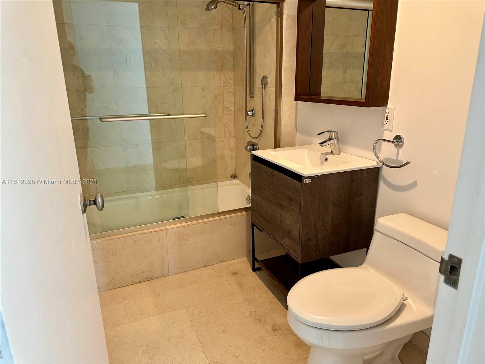 600 Grapetree Dr Unit: 9DN