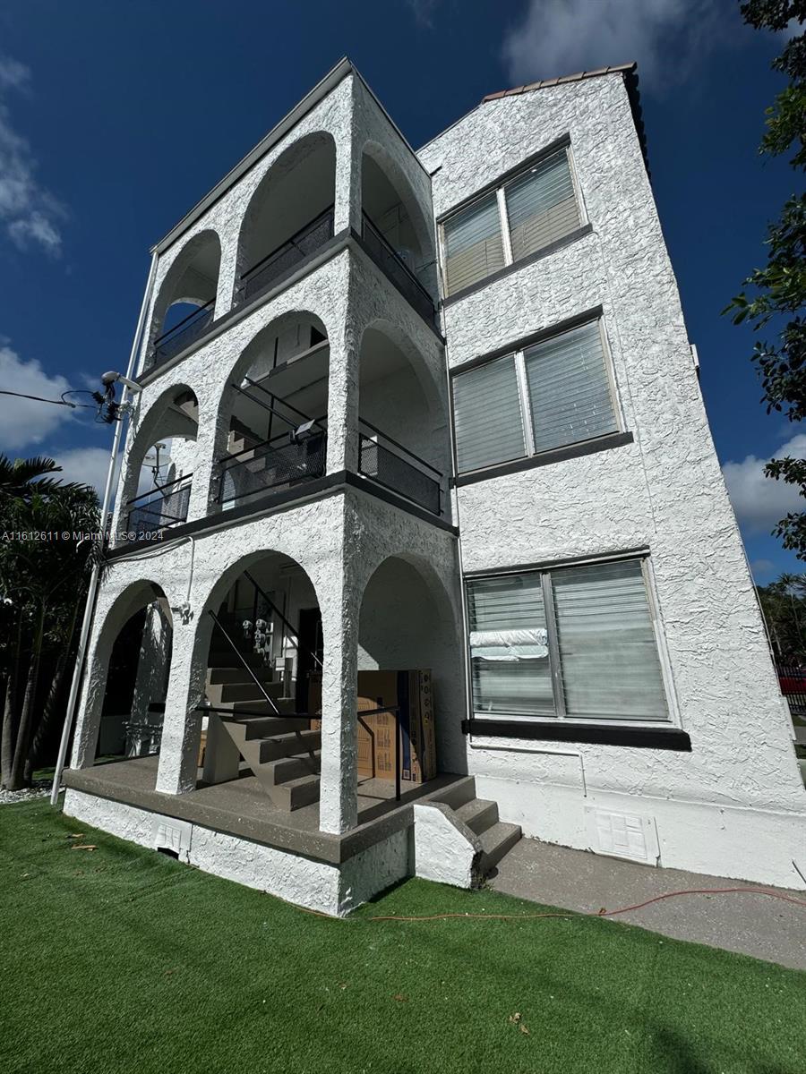 444 Ponce De Leon Blvd # 11