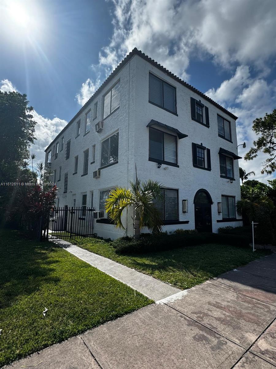 444 Ponce De Leon Blvd # 11