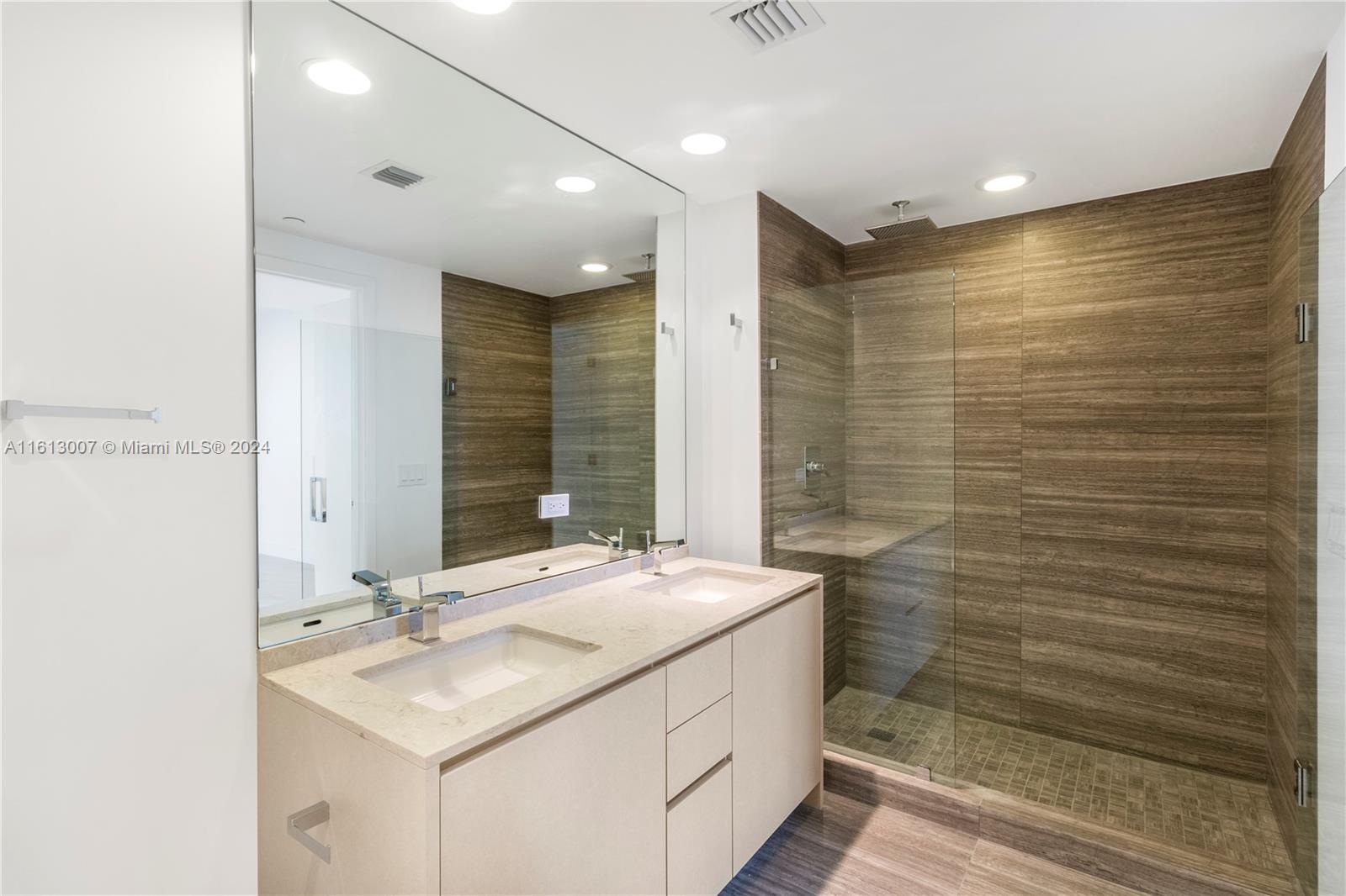 1010 Brickell Ave # 2802