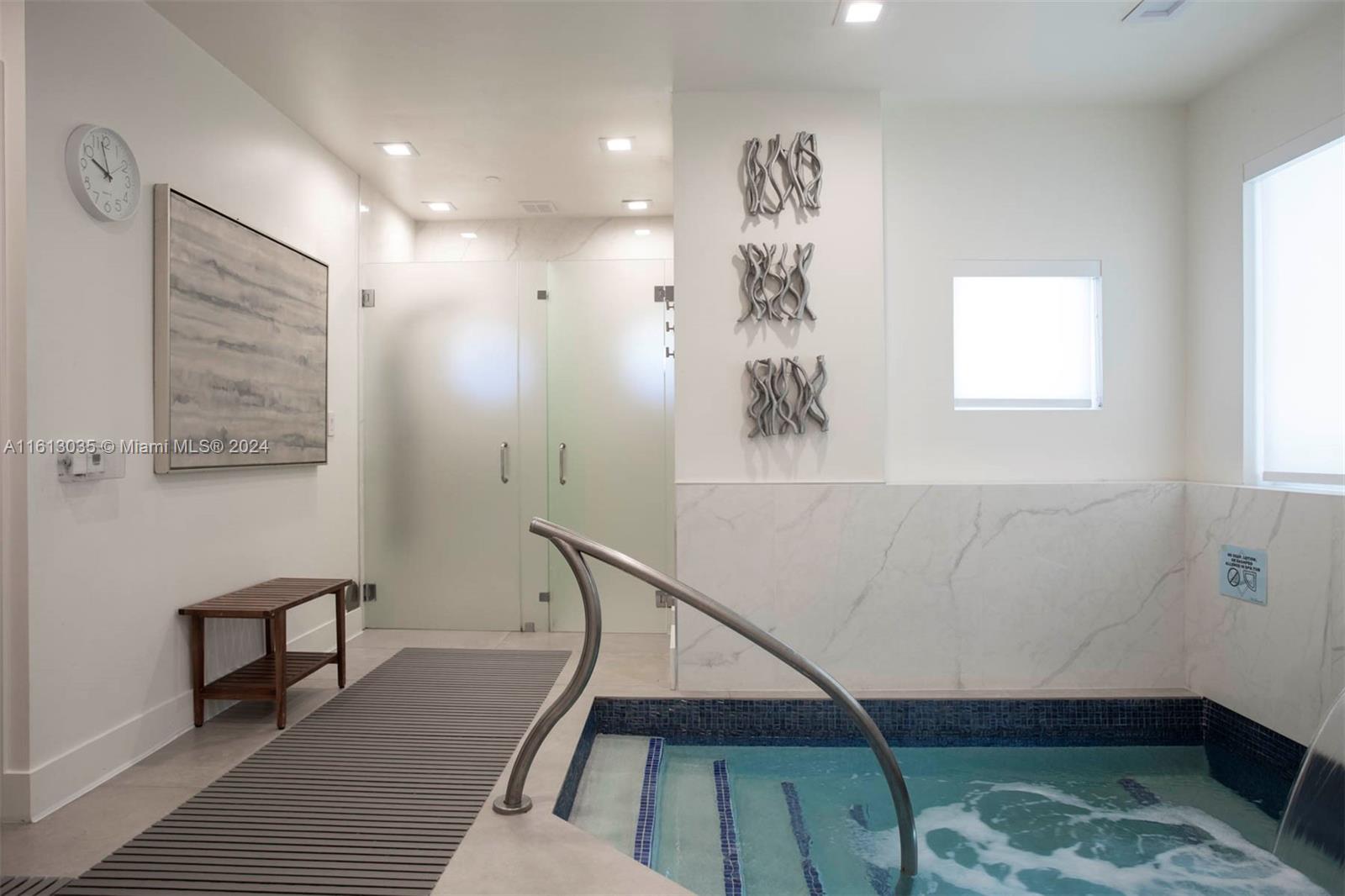 4779 Collins Ave # 2805