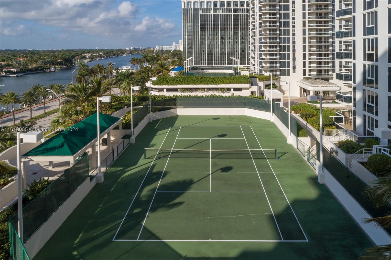 4779 Collins Ave # 2805