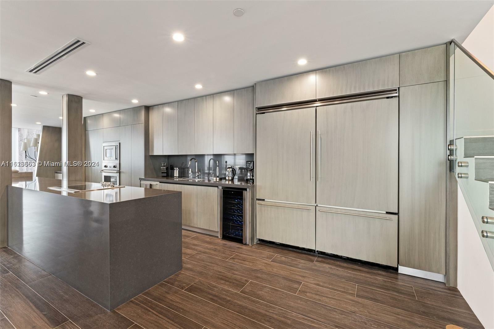 1100 Biscayne Blvd # 3507 Unit: 3506-3507
