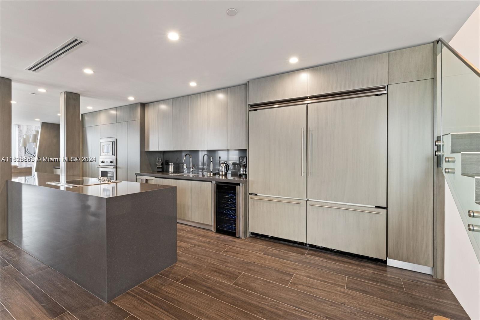 1100 Biscayne Blvd # 3507 Unit: 3506-3507