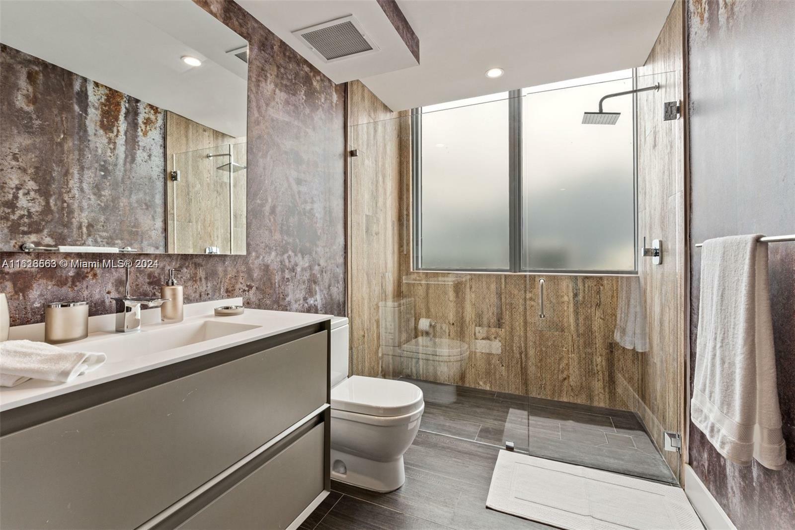 1100 Biscayne Blvd # 3507 Unit: 3506-3507